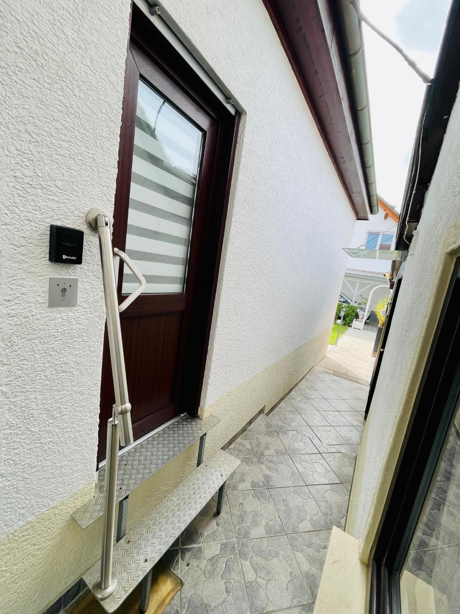 Kleine Ein Zimmer Wohnung Mit Gartenanlage Salem  Exterior photo